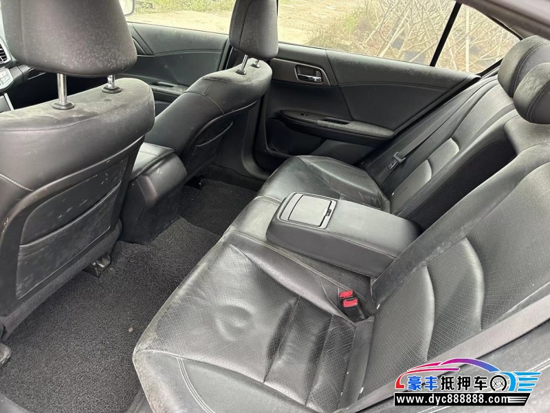 15年本田雅阁轿车抵押车出售