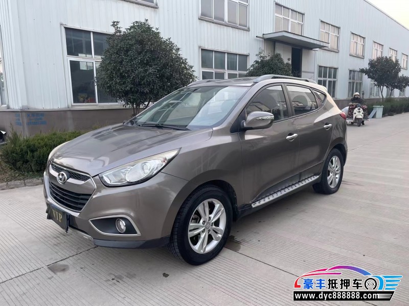 13年现代ix35轿车抵押车出售