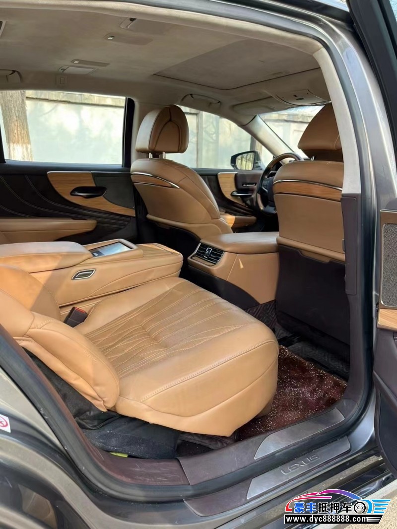 18年雷克萨斯LS轿车抵押车出售