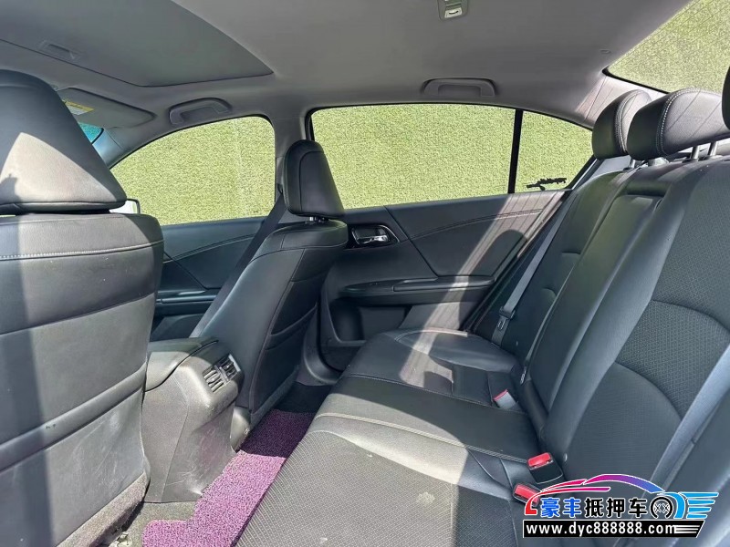 16年本田雅阁轿车抵押车出售