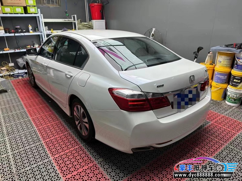 16年本田雅阁轿车抵押车出售