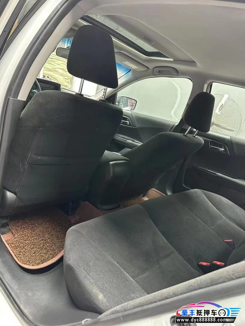 16年本田雅阁轿车抵押车出售