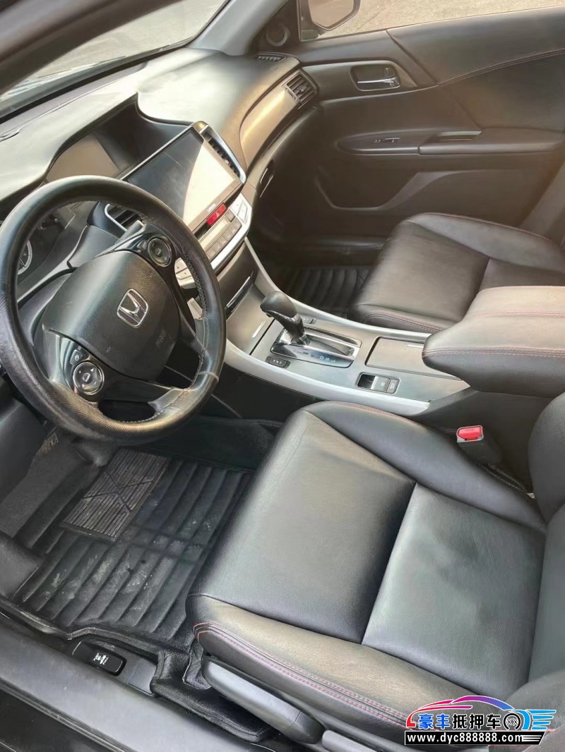 16年本田雅阁轿车抵押车出售