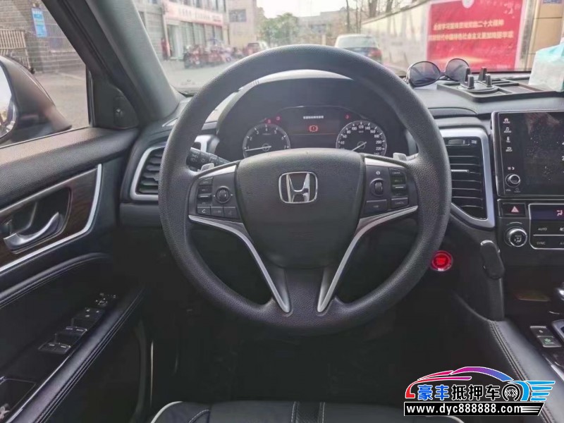 17年本田UR-V轿车抵押车出售