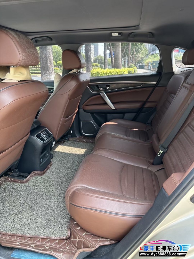 18年本田UR-V轿车抵押车出售