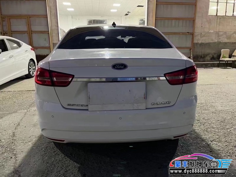 18年福特福睿斯轿车抵押车出售