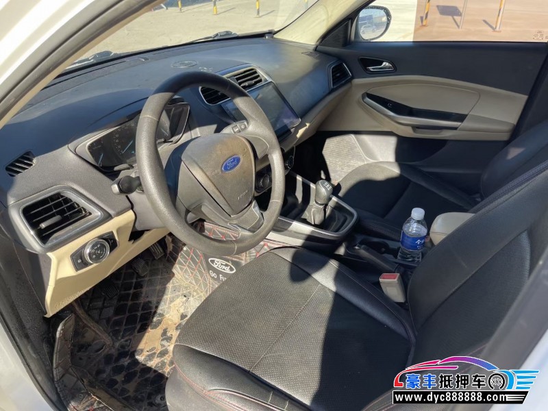 17年福特福睿斯轿车抵押车出售