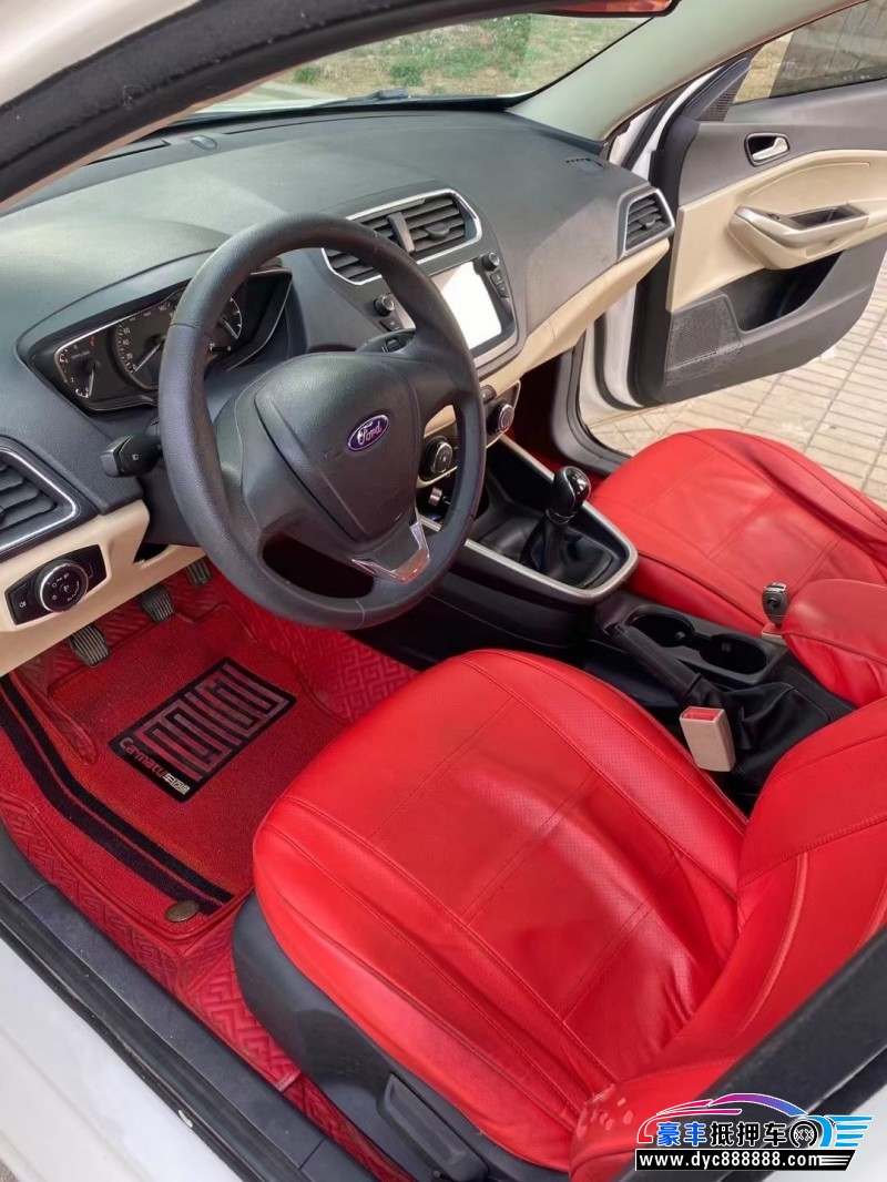 18年福特福睿斯轿车抵押车出售