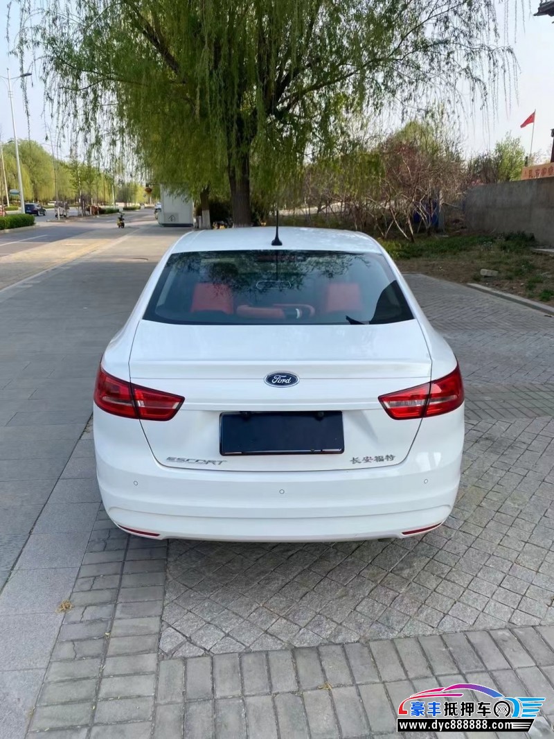 18年福特福睿斯轿车抵押车出售