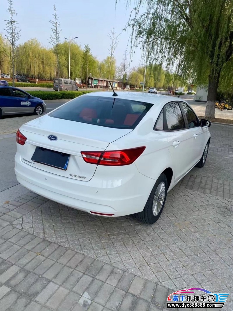 18年福特福睿斯轿车抵押车出售