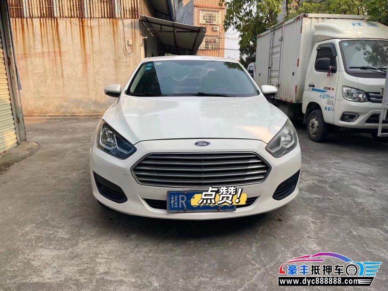 17年福特福睿斯轿车抵押车出售