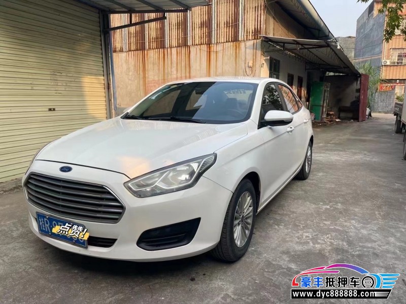 17年福特福睿斯轿车抵押车出售