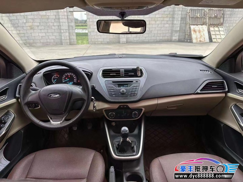 17年福特福睿斯轿车抵押车出售