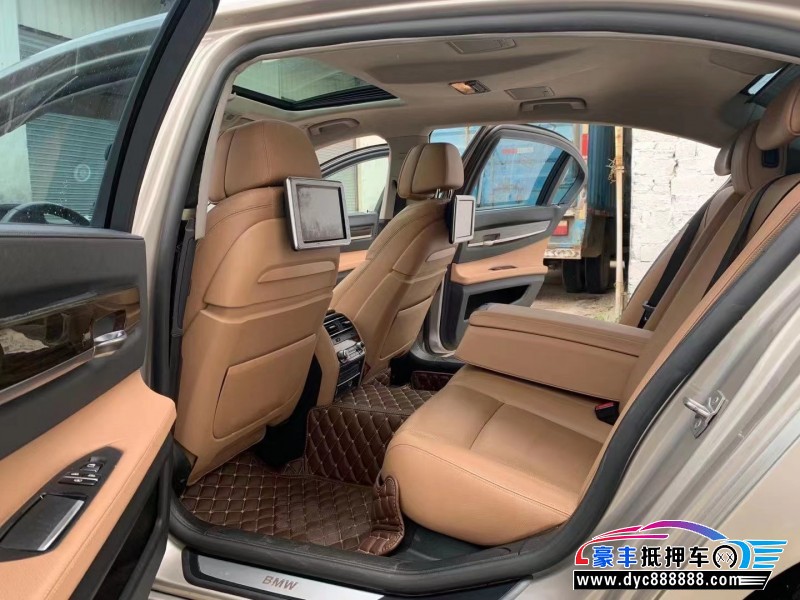 13年宝马7系轿车抵押车出售