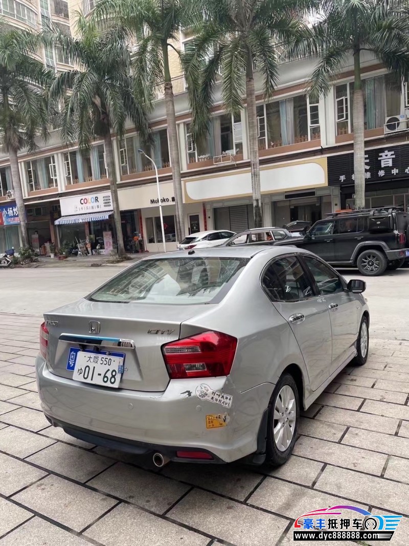 14年本田锋范轿车抵押车出售