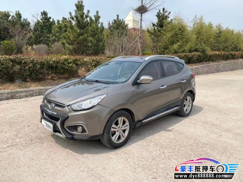 13年现代ix35轿车抵押车出售