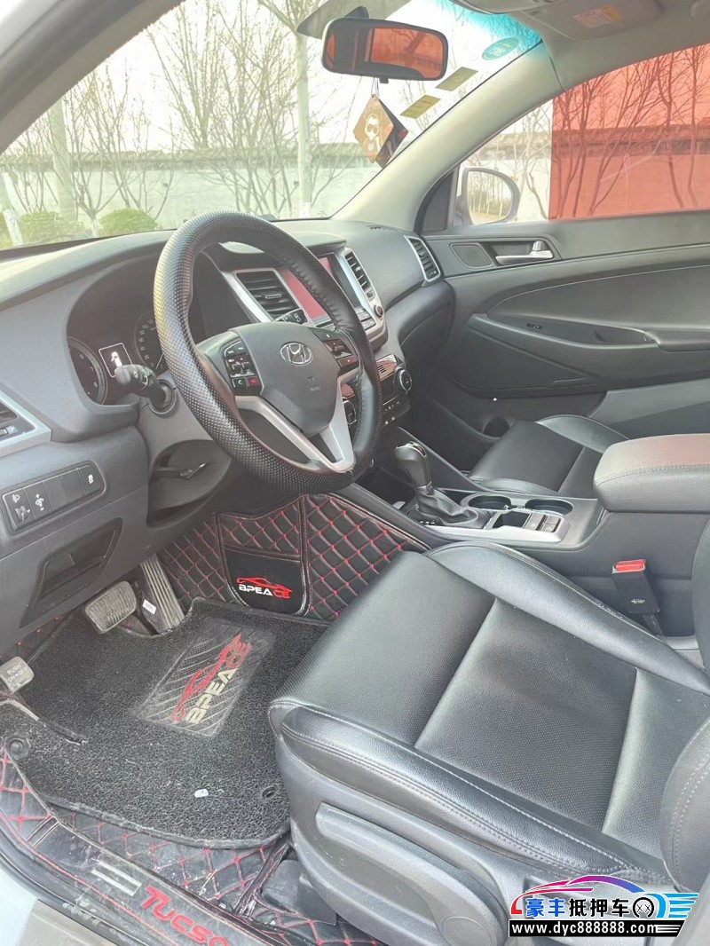 17年现代途胜轿车抵押车出售