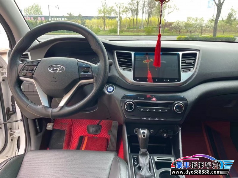 16年现代途胜轿车抵押车出售