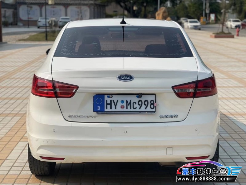 17年福特福睿斯轿车抵押车出售