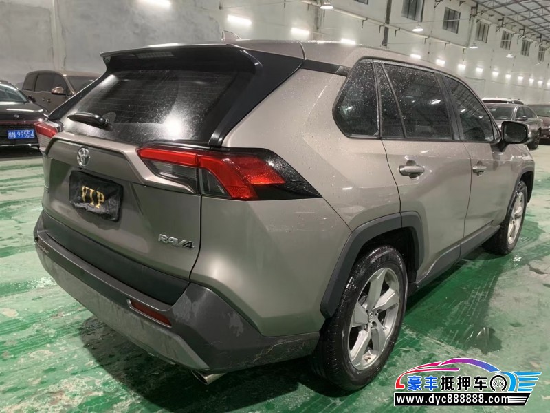 22年丰田RAV4荣放轿车抵押车出售