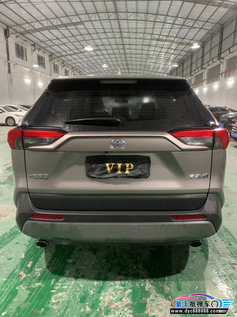 22年丰田RAV4荣放轿车抵押车出售
