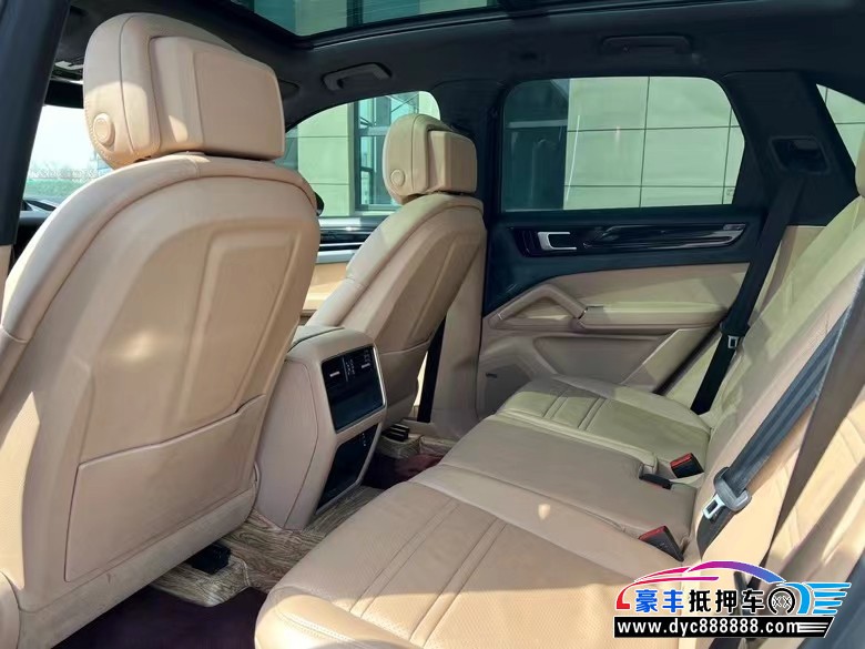 20年保时捷卡宴轿车抵押车出售