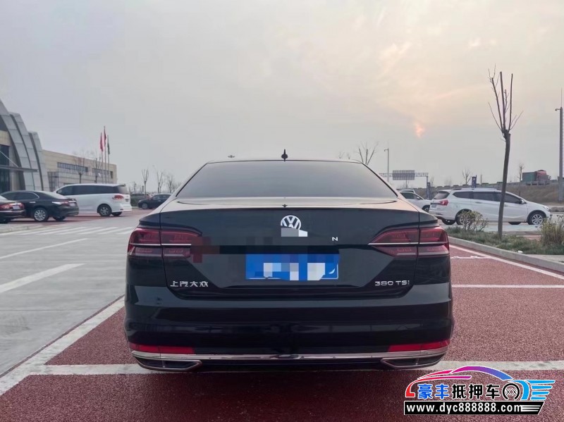 17年大众辉昂轿车抵押车出售