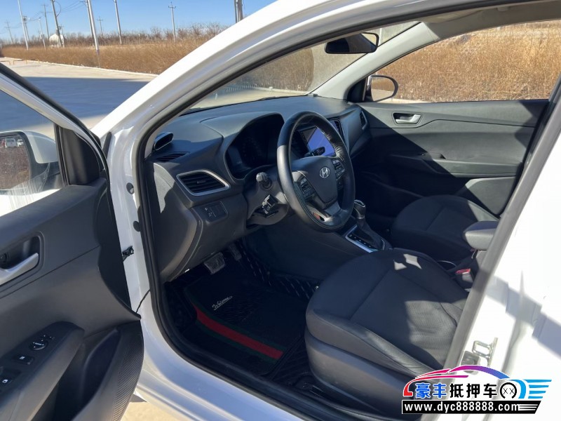 18年现代悦纳轿车抵押车出售