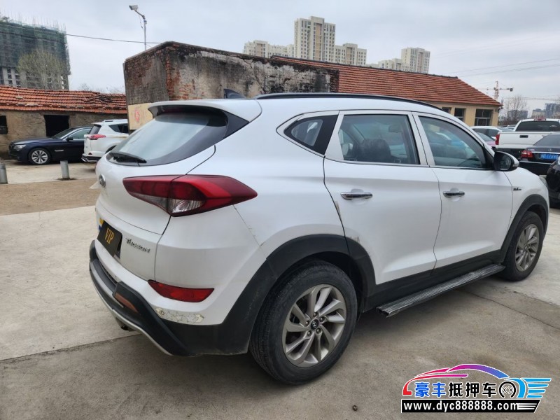 16年现代途胜轿车抵押车出售