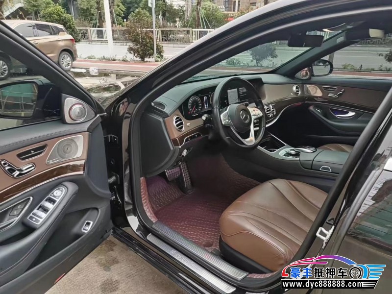 18年奔驰S轿车抵押车出售