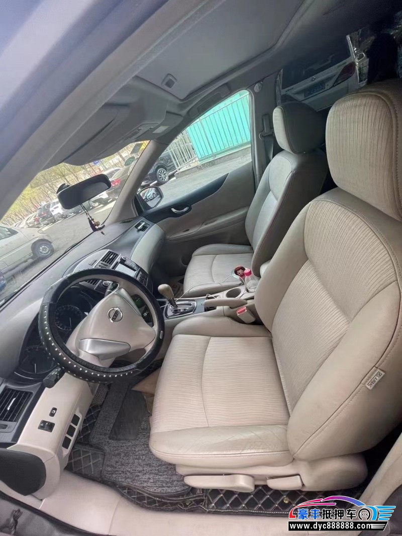 12年日产骐达轿车抵押车出售