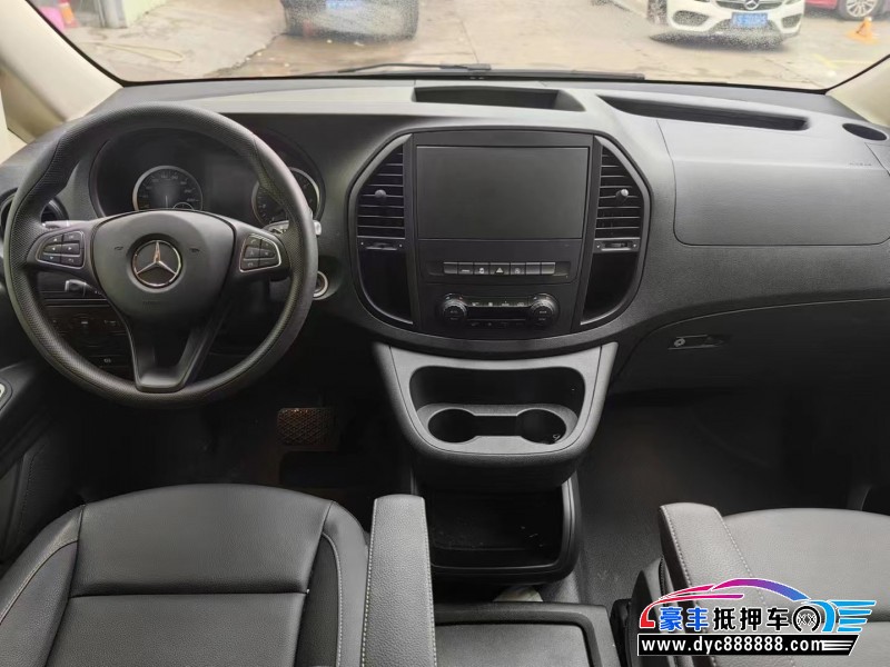 21年奔驰威霆轿车抵押车出售