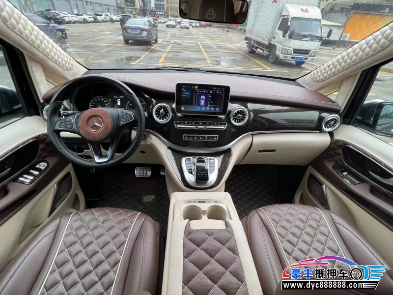 21年奔驰威霆轿车抵押车出售