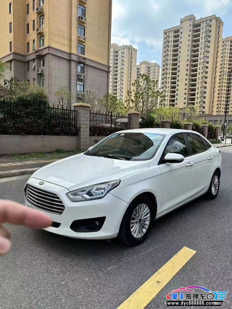 17年福特福睿斯轿车抵押车出售