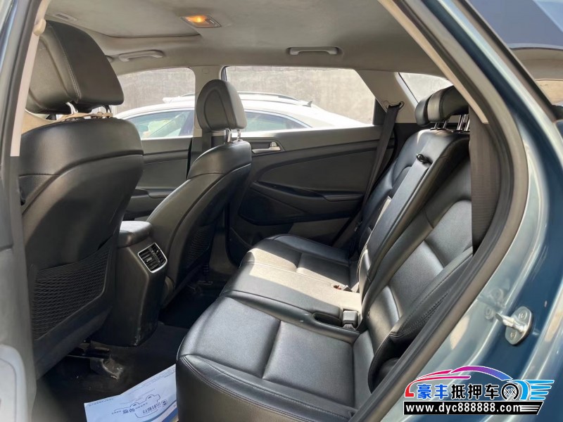 17年现代途胜SUV抵押车出售