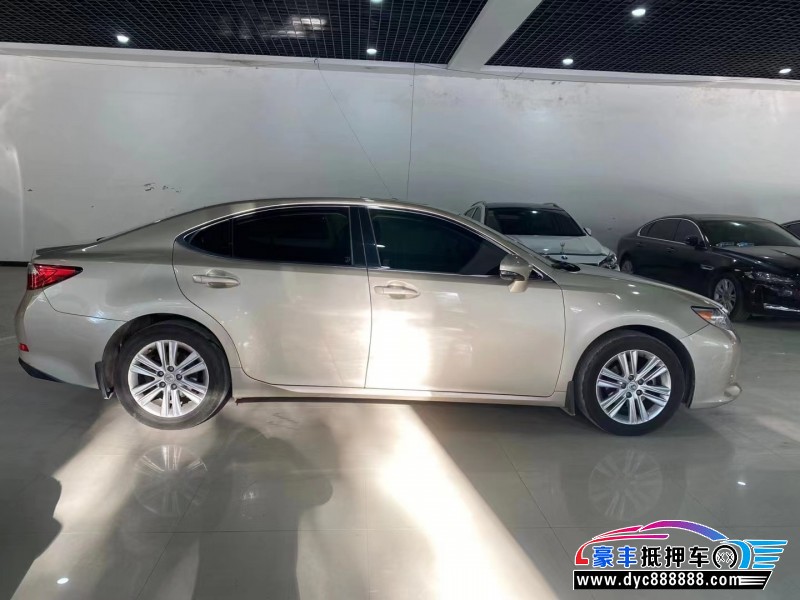 14年雷克萨斯ES轿车抵押车出售