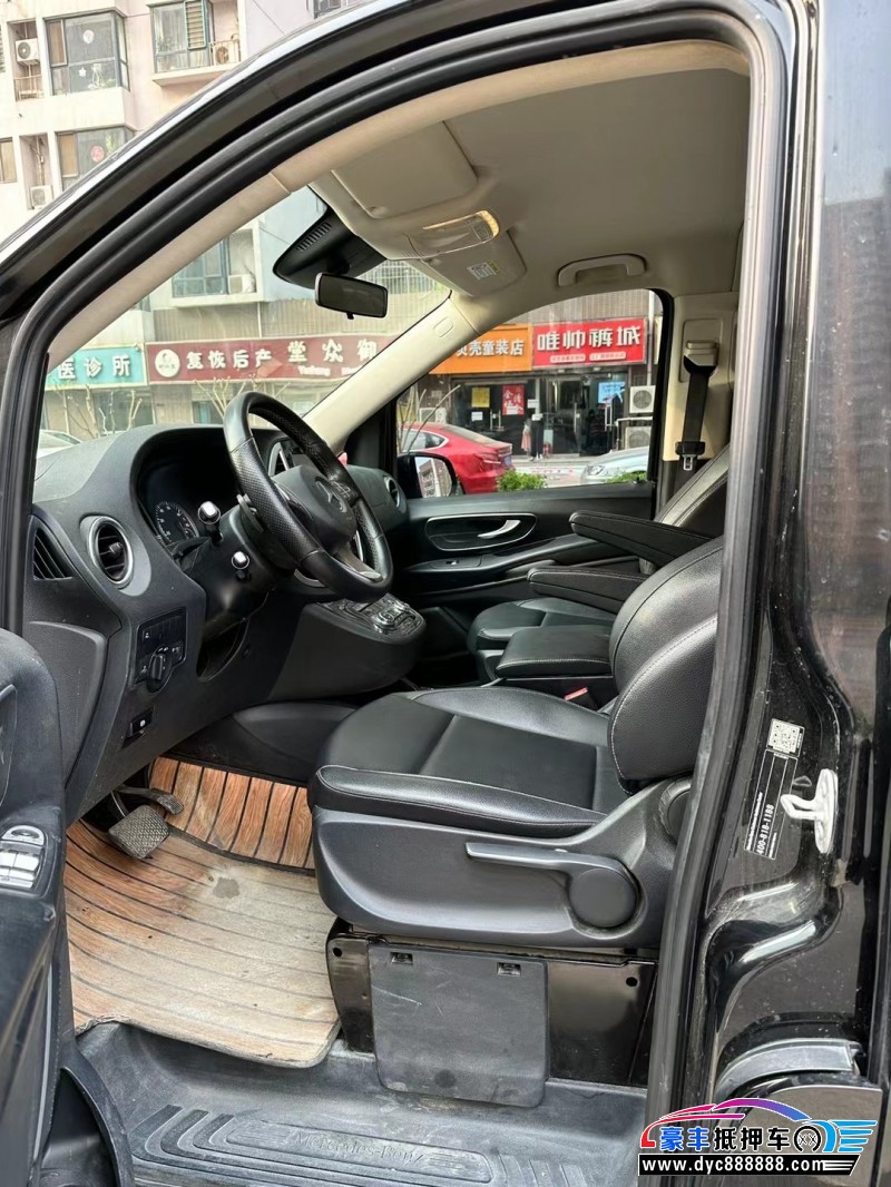 17年奔驰威霆SUV抵押车出售