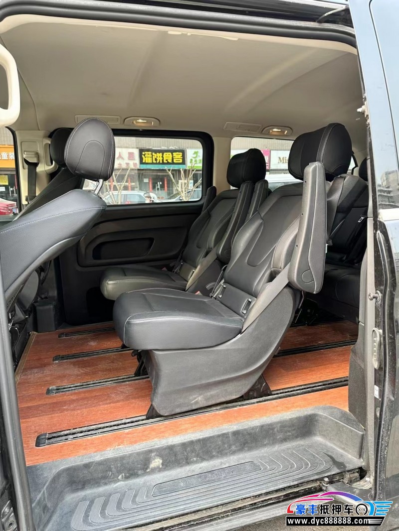 17年奔驰威霆SUV抵押车出售