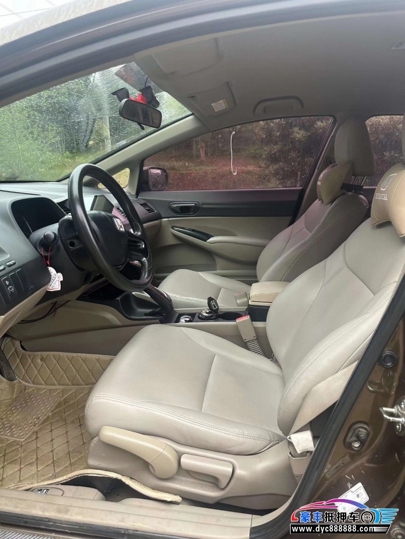 16年本田思铭轿车抵押车出售