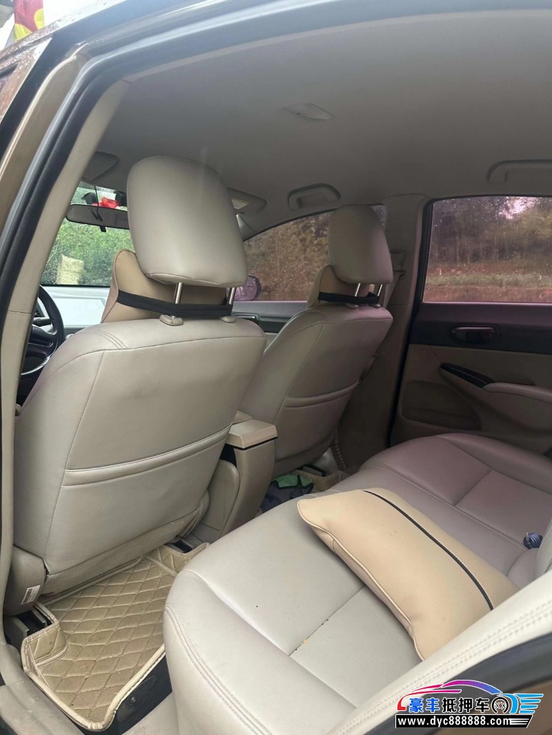 16年本田思铭轿车抵押车出售