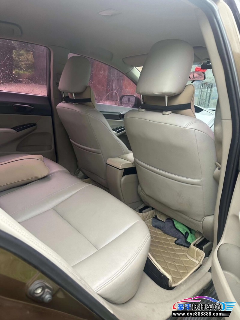 16年本田思铭轿车抵押车出售