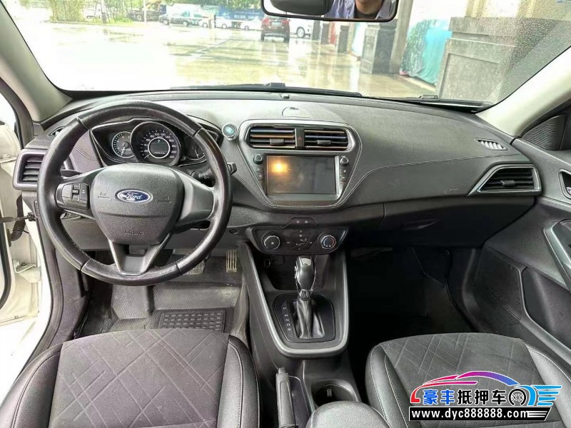 19年福特福睿斯轿车抵押车出售