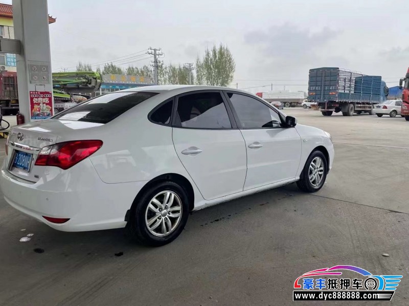 13年现代悦动轿车抵押车出售