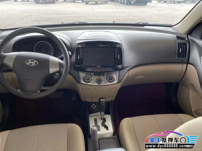 13年现代悦动轿车抵押车出售