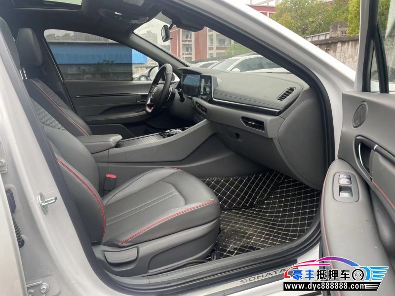 21年现代索纳塔轿车抵押车出售