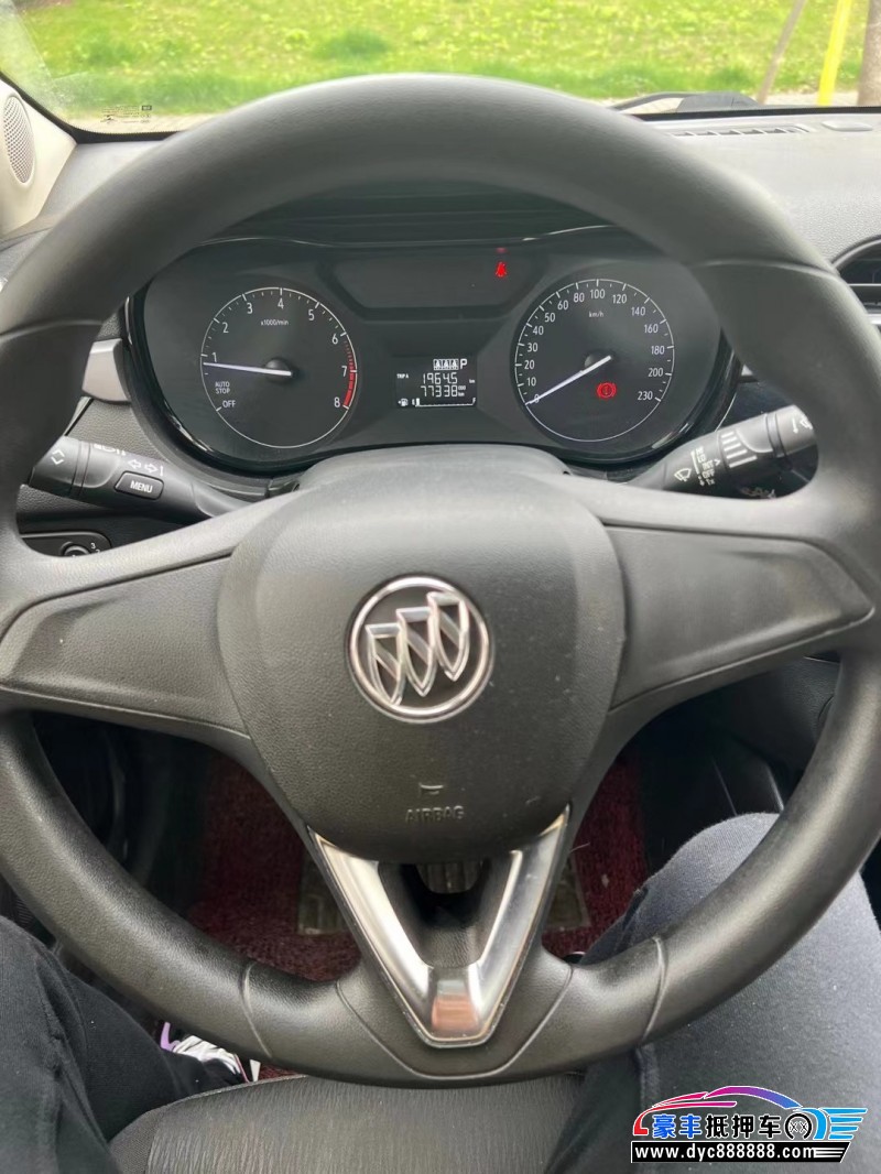 18年别克凯越轿车抵押车出售