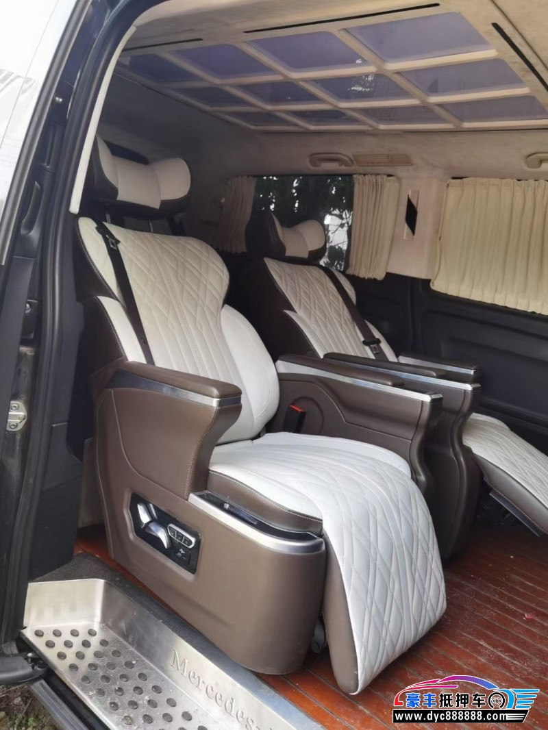 17年奔驰威霆MPV抵押车出售