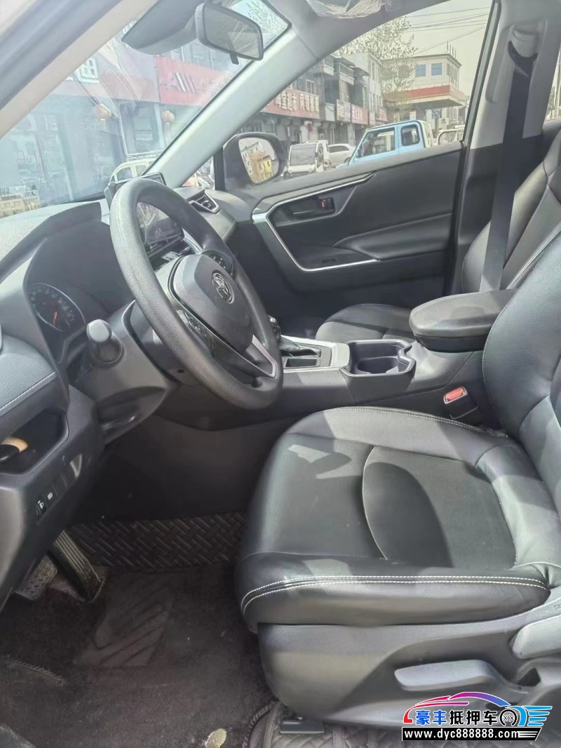 22年丰田RAV4荣放SUV抵押车出售