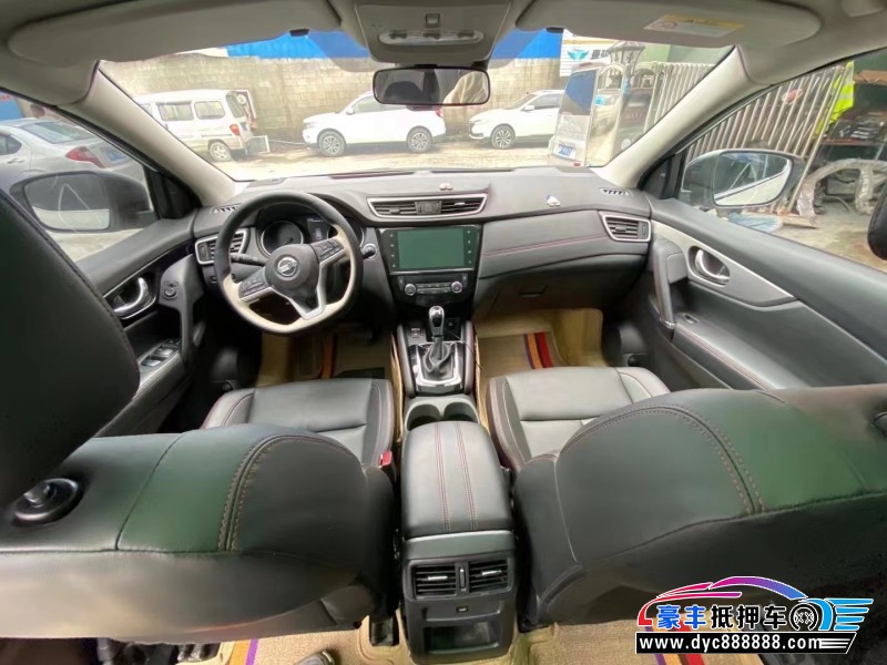 21年日产逍客轿车抵押车出售