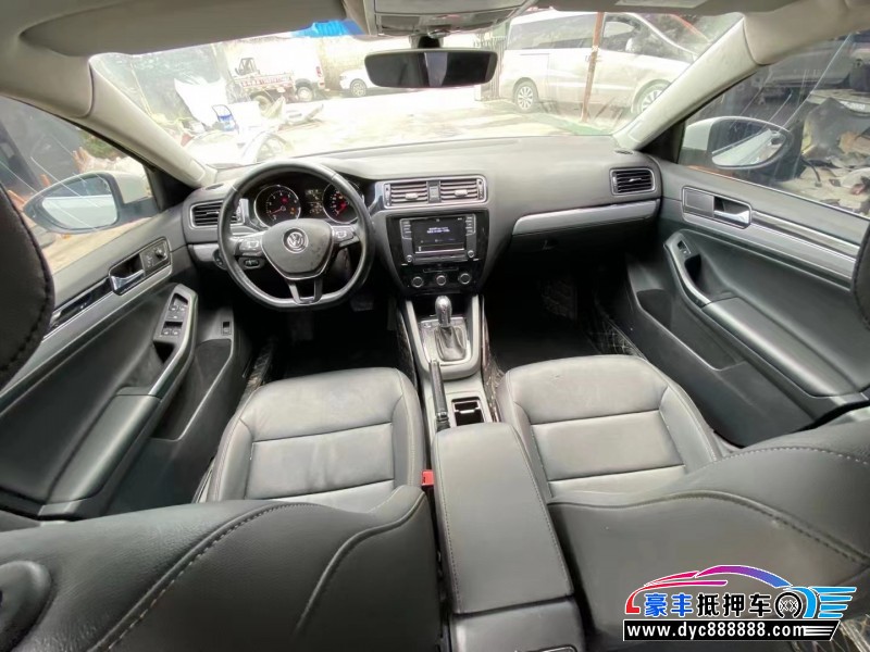 19年大众速腾轿车抵押车出售